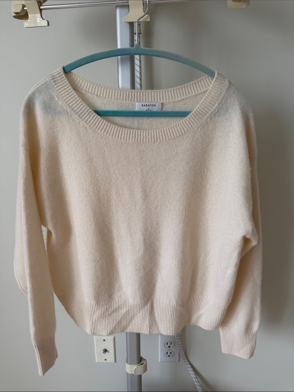 Babaton Cream Scoopneck Crew Sweater